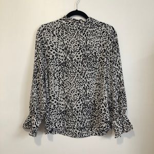 White and Black print long sleeve blouse